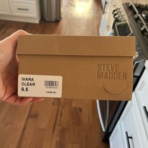 Brand new Steve Madden Ivara clear sandals. Only tried on. Never worn out.